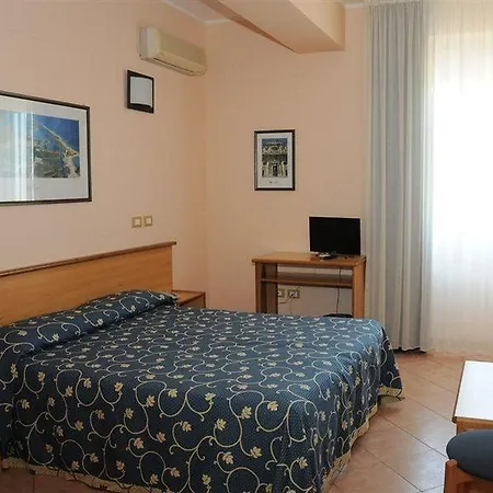 Gatto Bianco Casalabate Hotel 3*