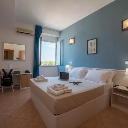Gatto Bianco Casalabate Lecce