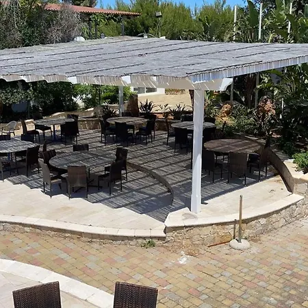 Gatto Bianco Casalabate Ξενοδοχείο 3*
