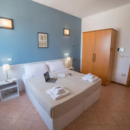 Gatto Bianco Casalabate 3* Лечче